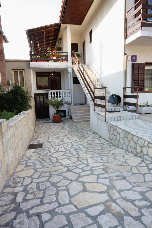 Double Room Vrbnik 5301B Zewnętrze zdjęcie